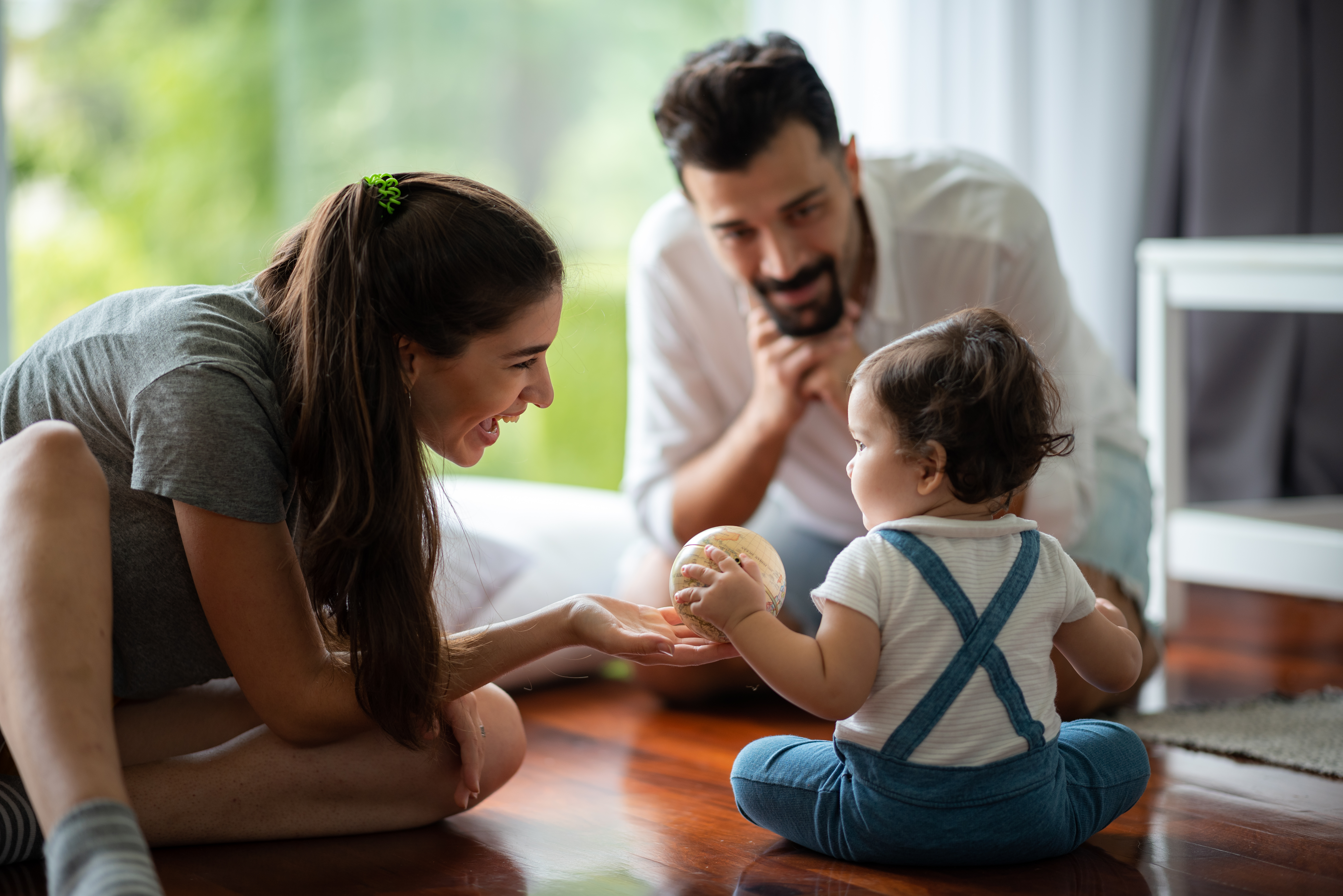 vecteezy_young-mother-and-child-baby-are-happy-at-home-childhood_6907787 (1).jpg
